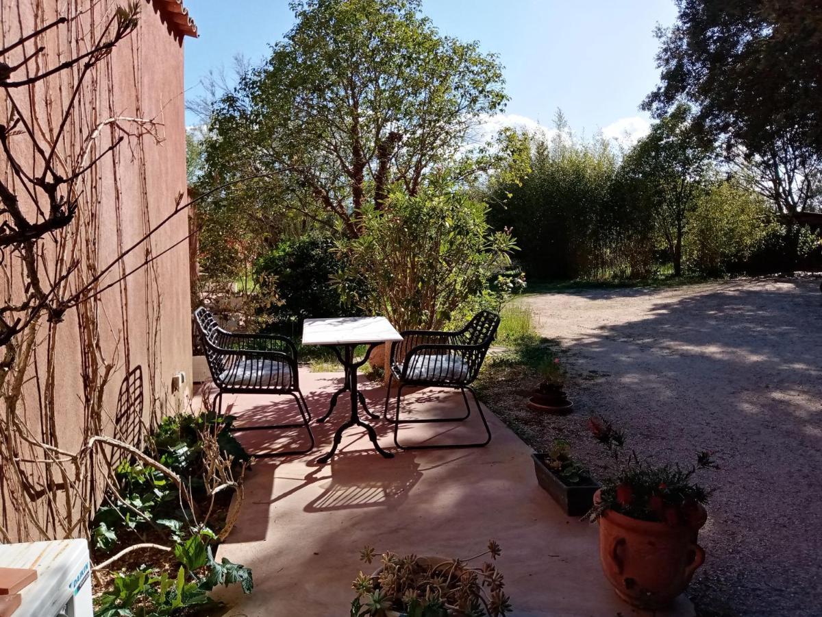 Au Mas Saint Pierre Hotel Pignans Exterior photo